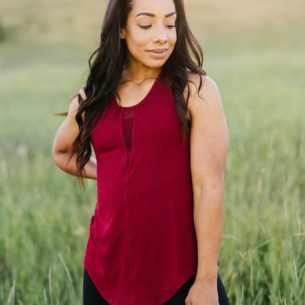 ✨ ZYIA Red Scoop Neck Sleeveless Racerback “Effortless Tank” Workout Top Medium